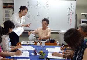 客前での紅茶の淹れ方