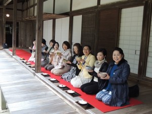 寿量院にて抹茶とお菓子